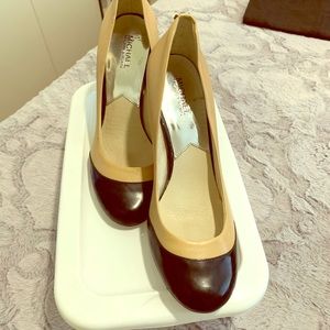 Michael Michael Kors spectator pumps